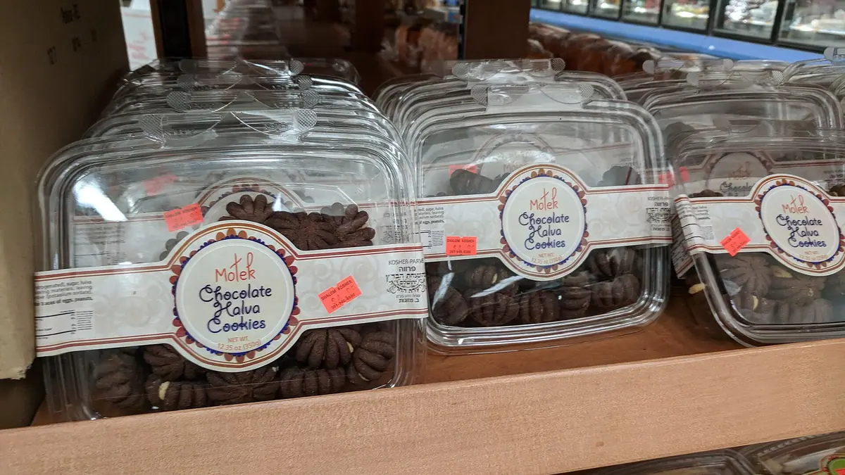 Cooplands Baker – bakery in Brough, South Cave